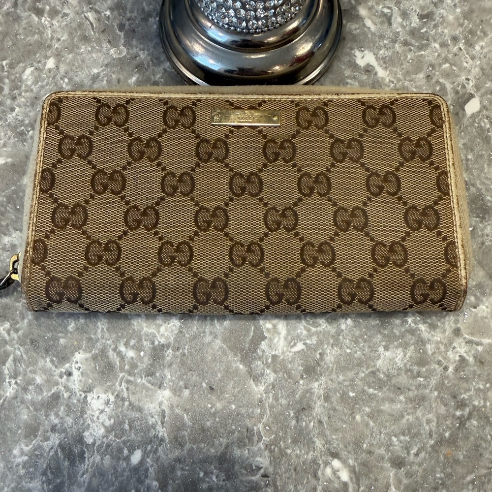 Gucci Brown and Beige Monogram Wallet - Picture 2 of 6